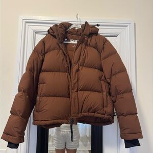 Aritzia The Super Puff™ Shorty - cliMATTE™